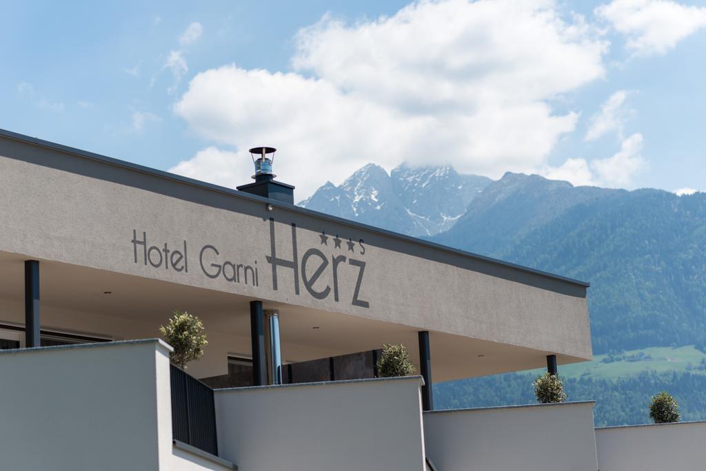 Hotel Garni Herz Tirolo Ngoại thất bức ảnh